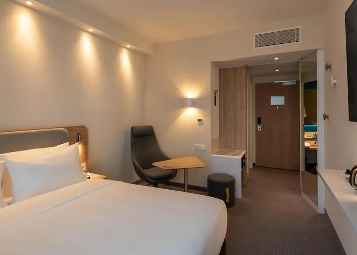 Отель Express - North By Ihg 3*