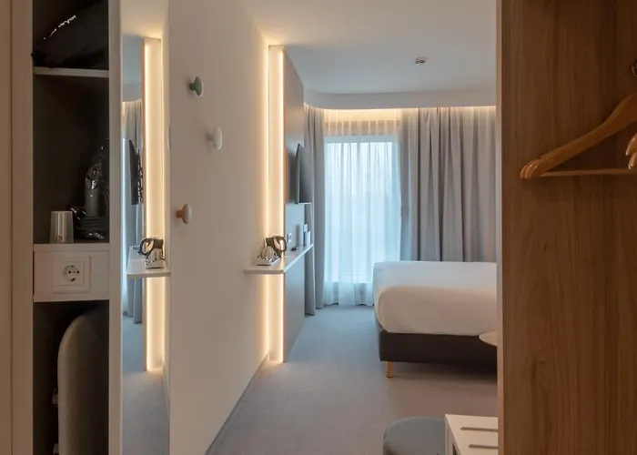 Отель Express - North By Ihg 3*